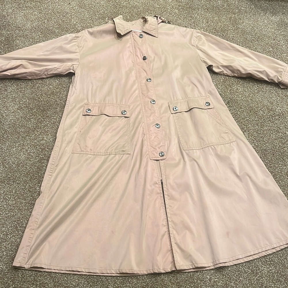London fog trench raincoat lightweight hooded zipper snap iridescent beige/pink